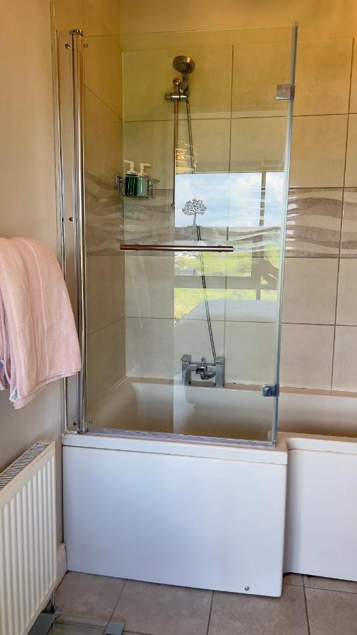 Apartamento Riverside Raheelan Exterior foto